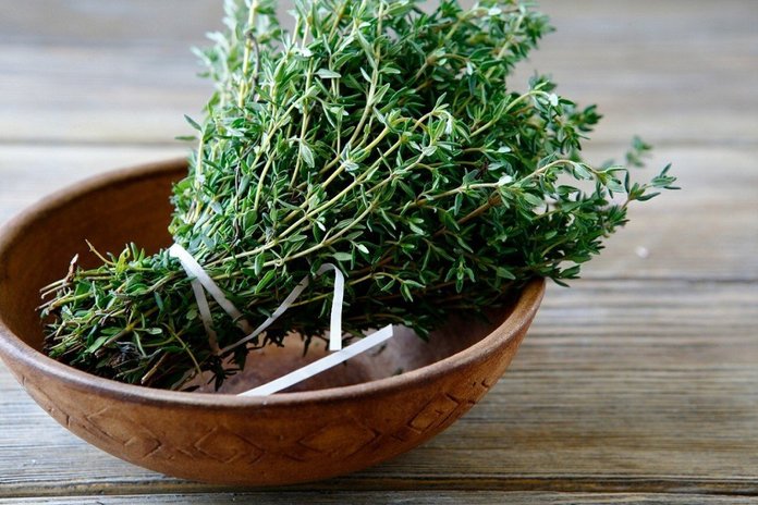 Fresh thyme in a bowl